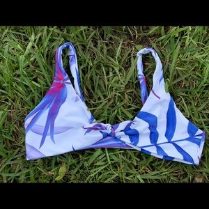 Vaya Island bikini top